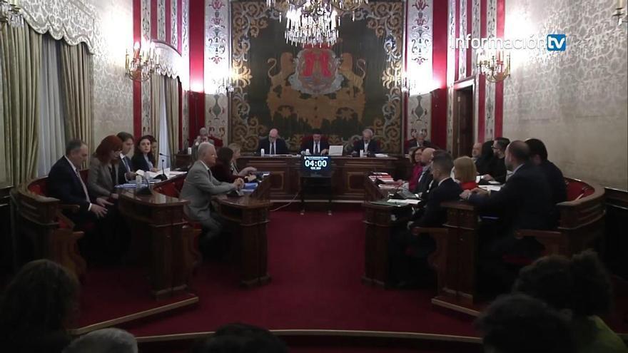 Vox frena la reprobación de Barcala por el caso de las viviendas protegidas de Les Naus