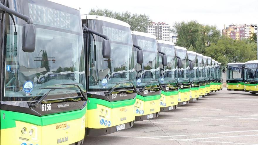 Presentación de nuevos buses de Vitrasa. // M. G. Brea