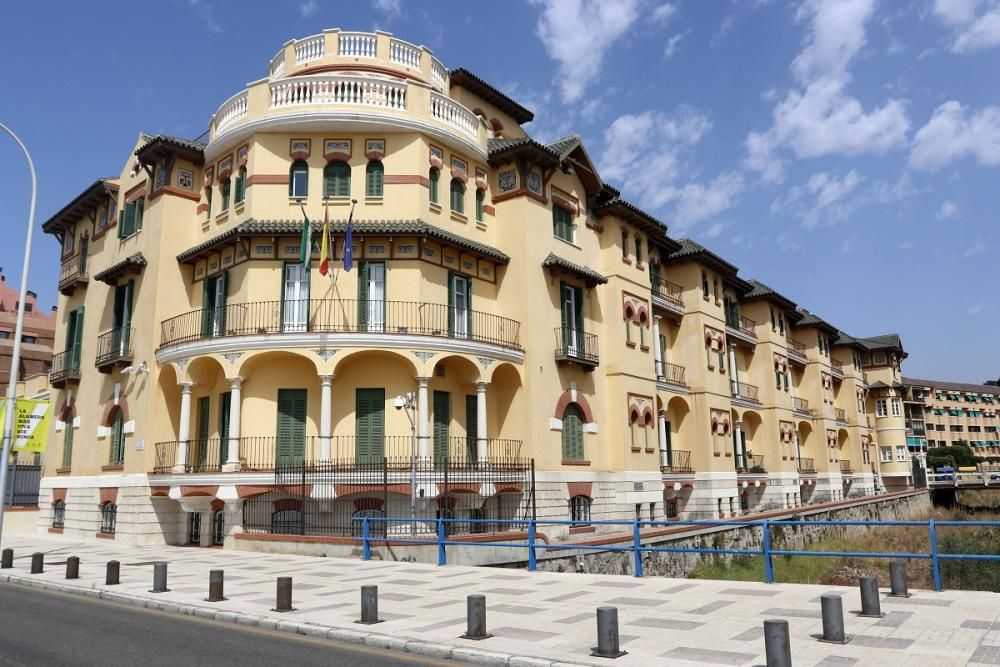 La fachada del paseo marítimo, la más característica del edificio, obra de Fernando Guerrero Strachan.