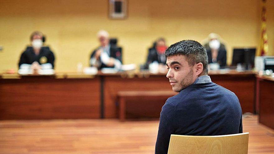 Rebaixen de cinc anys a un la petició de presó per ultratge a la bandera a Girona