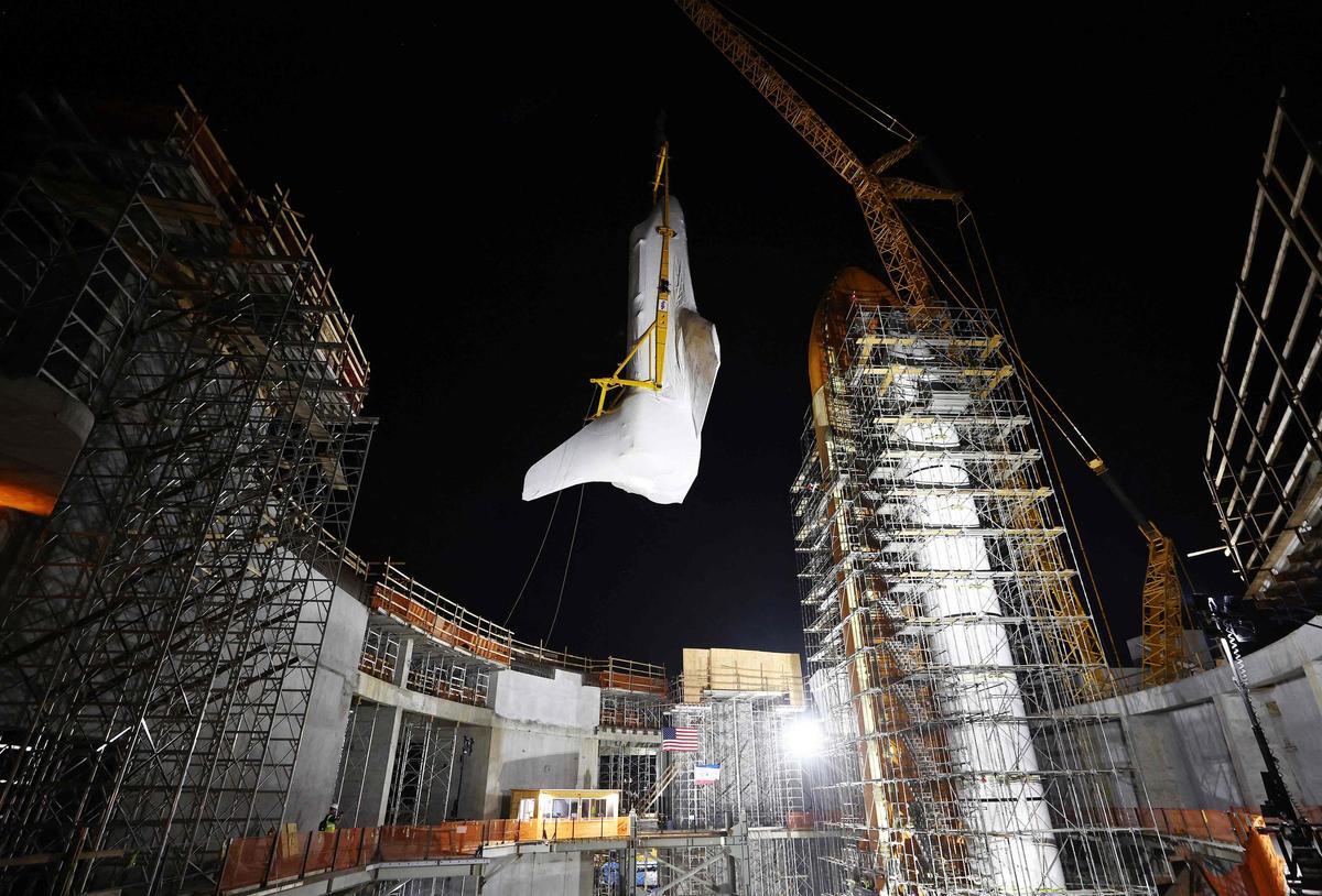 El transbordador Endeavour se instala en California para ser expuesto