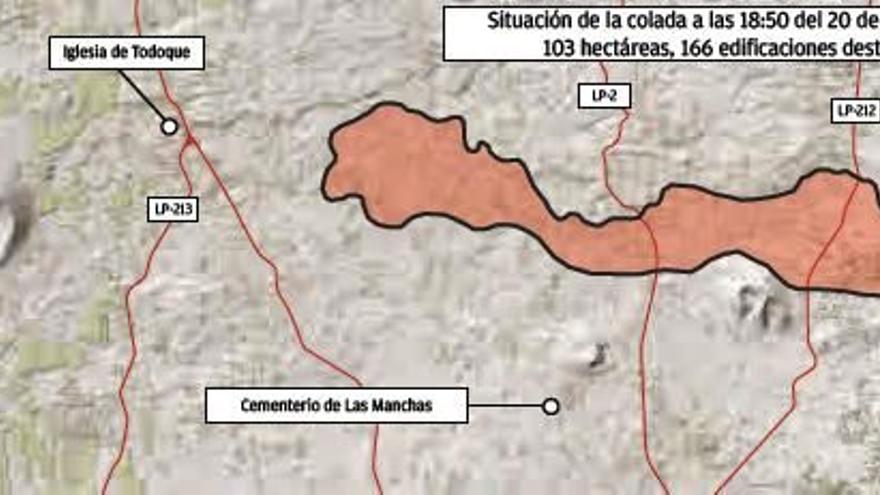 La lava se precipita al océano desde un acantilado y crea nubes de gas nocivo.