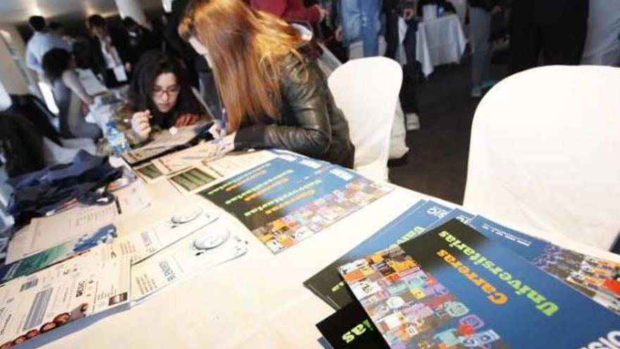 Alumnos de la provincia durante la feria universitaria en la que expresaron sus preferencias.