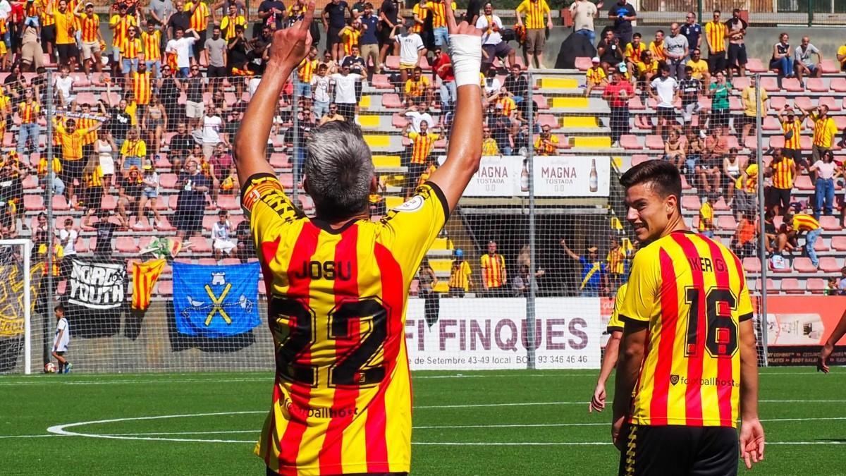 Josu celebra uno de sus dos goles