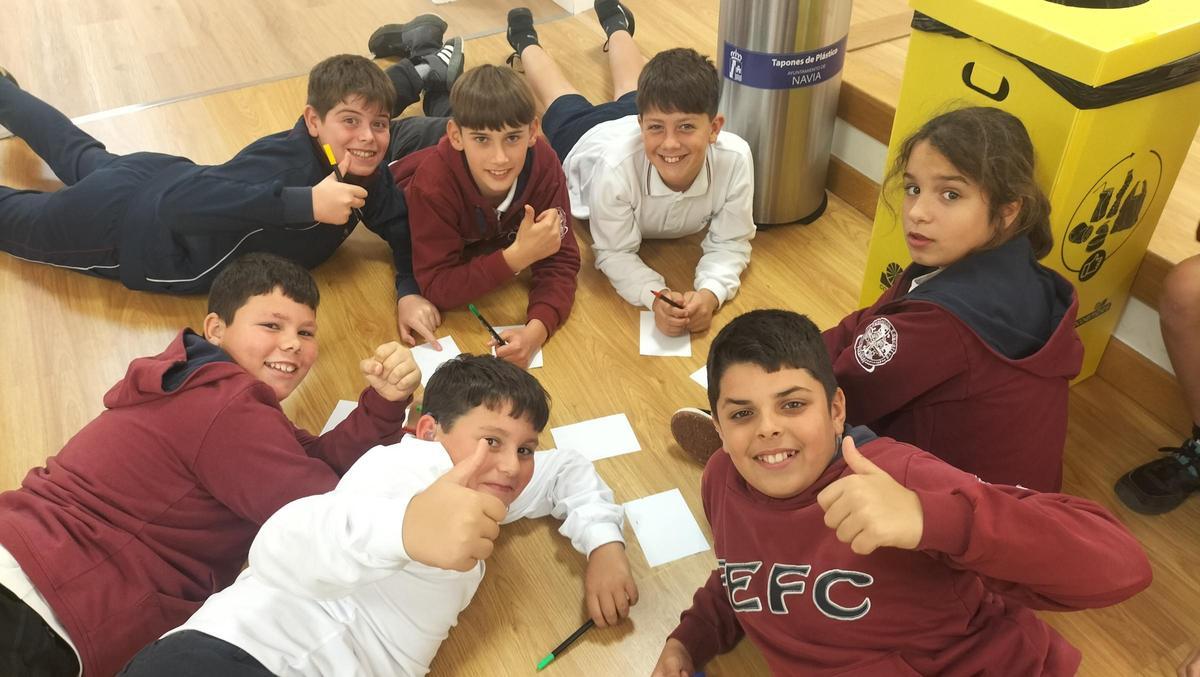 Miguel Fernández, Nicolás García, Nicolás López, Pedro Montoro, Fernando Álvarez, Cristina López y Pol Ron, durante la actividad.