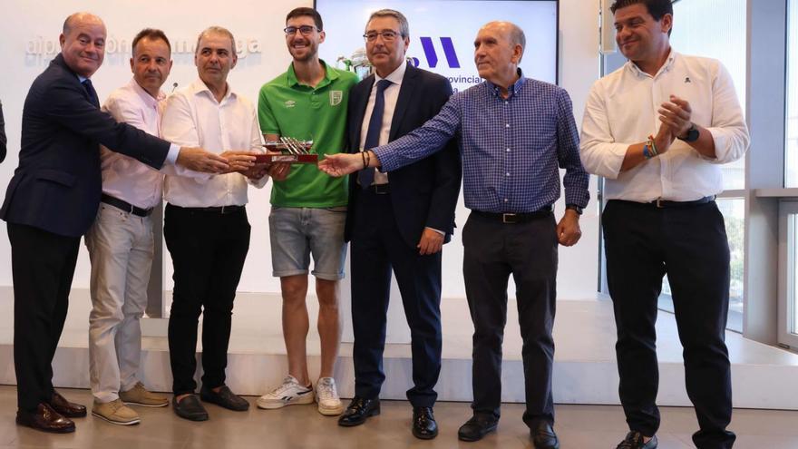 La Diputación de Málaga recibe al BeSoccer UMA Antequera tras su brillante temporada. | LA OPINIÓN