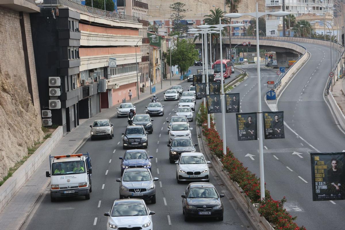 Atascos en el primer día de colegio en Alicante