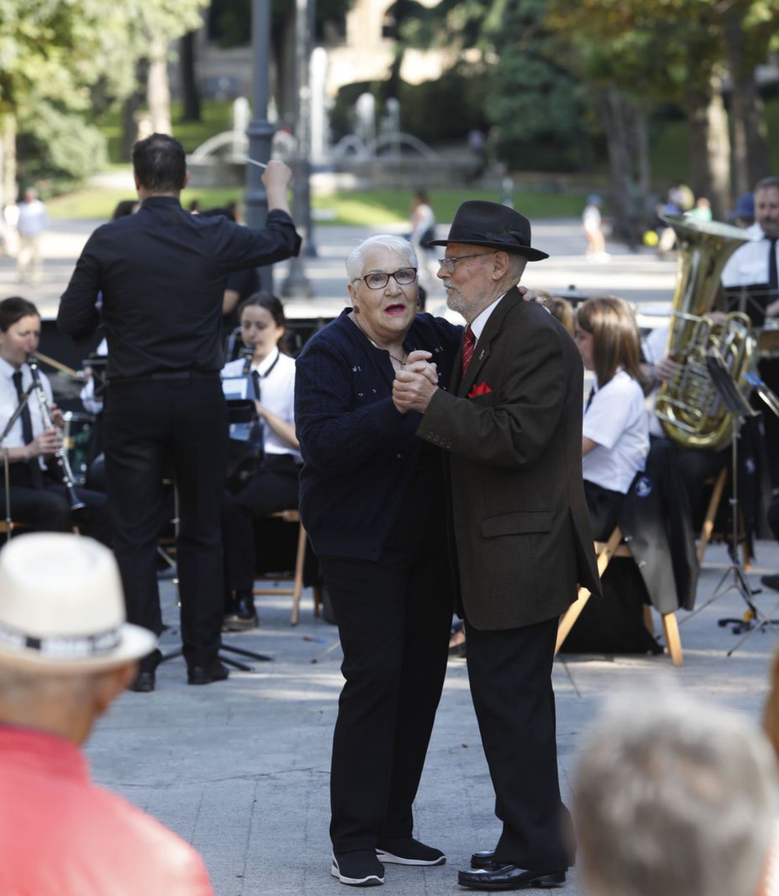 Catalina Iglesias y César Cabeza, durante un baile. | Luisma Murias