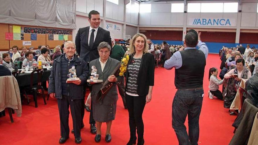 El alcalde y la edil Amalia Goldar junto a Purificación Fernández y Benigno Asorey. // Bernabé/J.Carlos Asorey