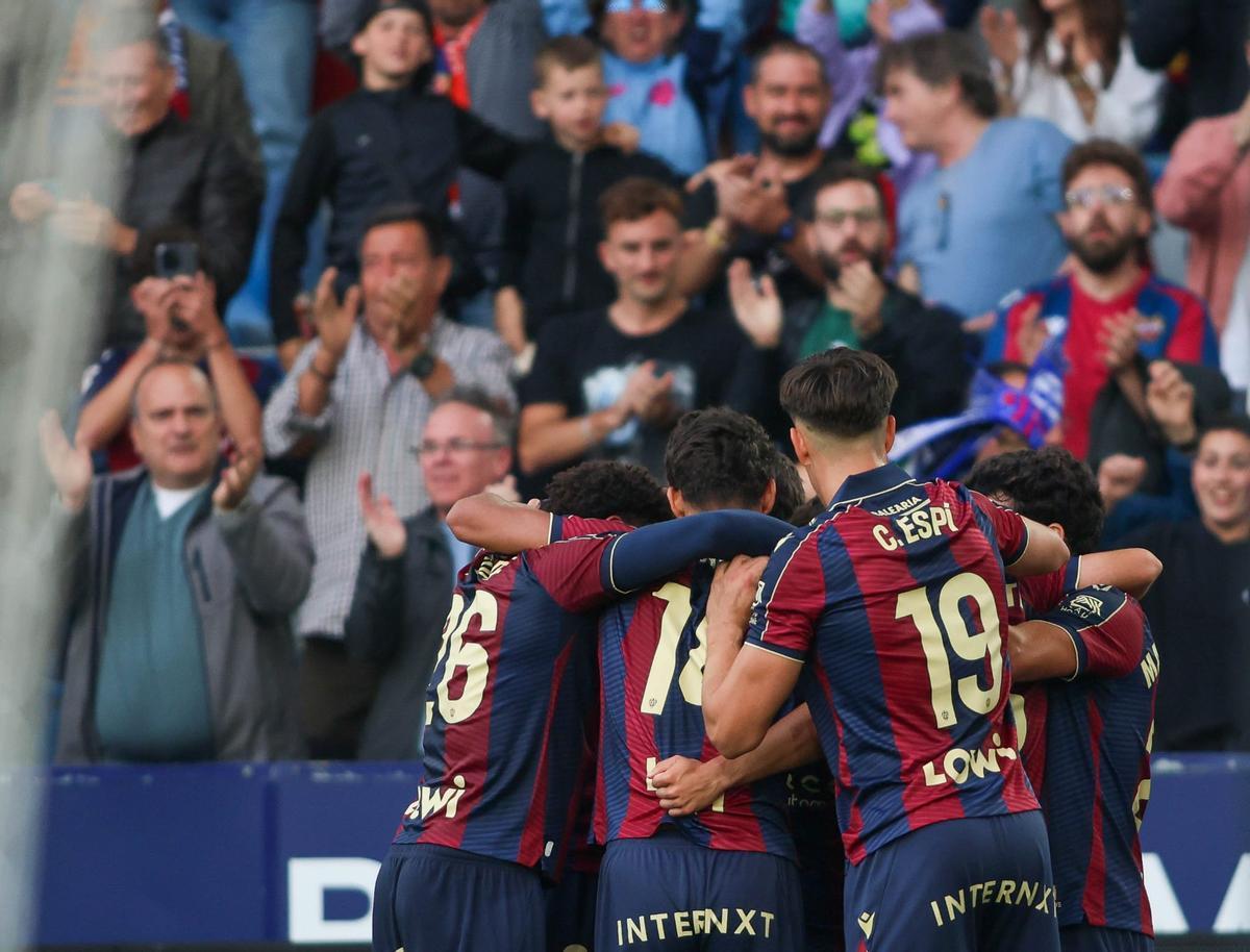 Todas las fotos del Levante - Sevilla en el Ciutat de València