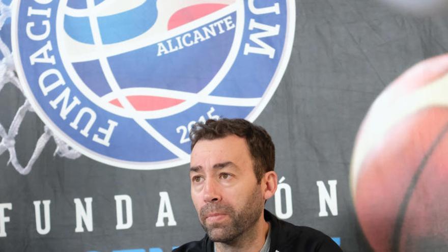 El entrenador del HLA Alicante Pedro Rivero