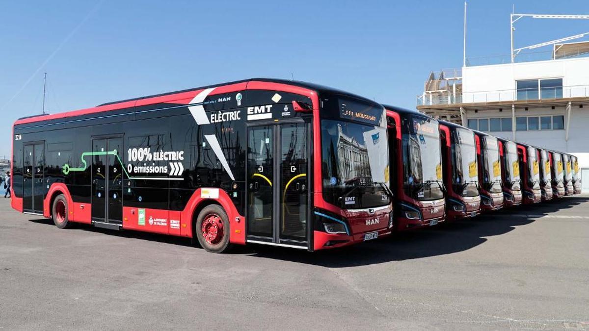 La nueva flota de autobuses eléctricos se ha incorporado de forma progresiva.