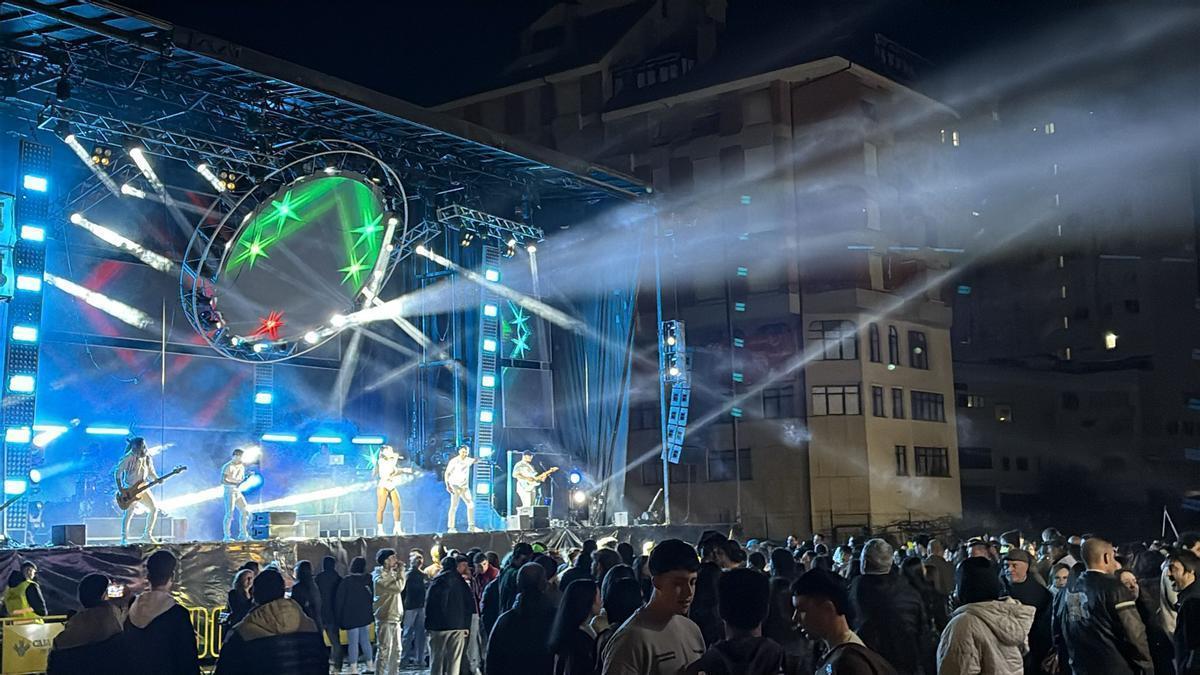 Así fue la noche de la orquesta Tekila en Grado