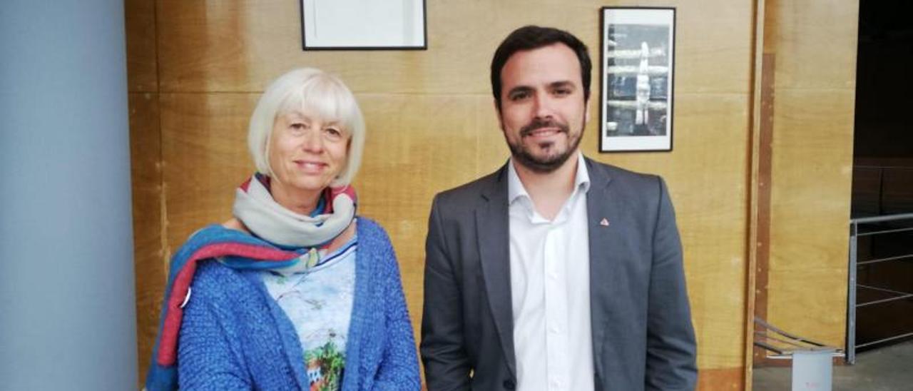 Concha Masa, con el ministro Alberto Garzón.