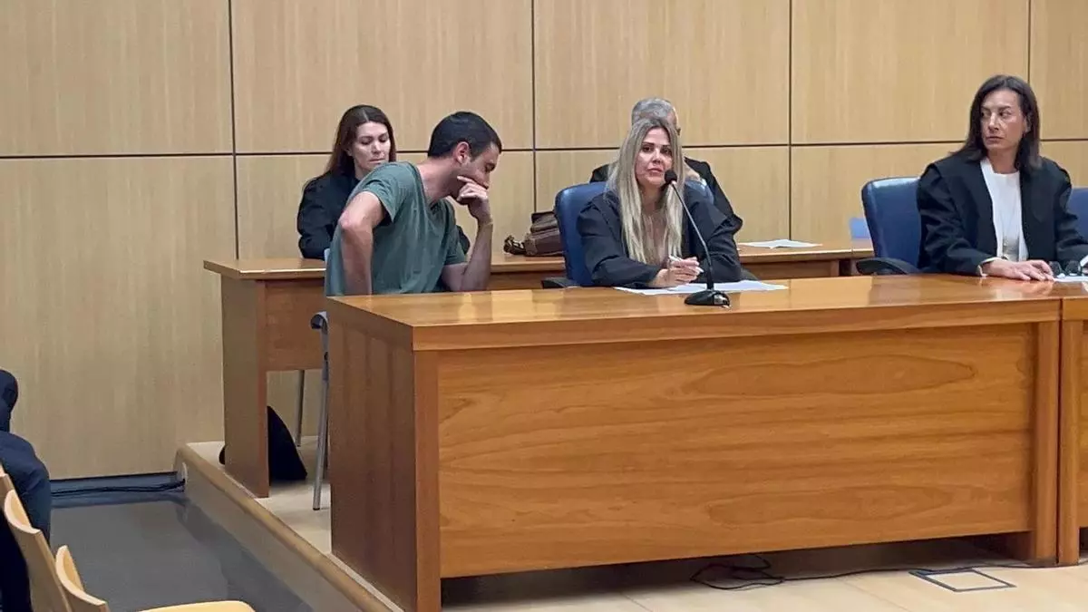 Condenado a 20 años de cárcel el joven que mató a su exsuegro de 22 cuchilladas en l'Eliana