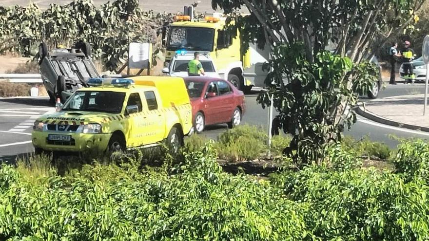 Cuatro heridos en el vuelco de un coche en Gran Canaria