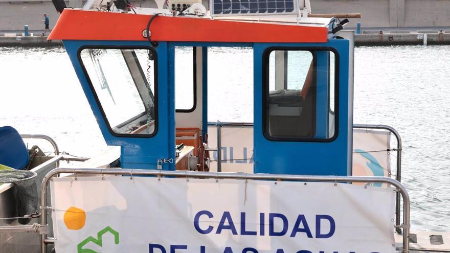 Quince barcos limpiarán las aguas del litoral de la Costa del Sol en verano