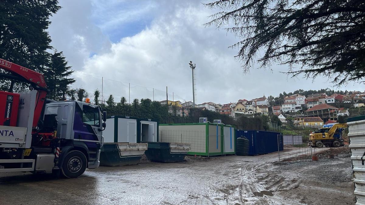 Obras de la residencia de mayores. Al lado, el campo de fútbol.