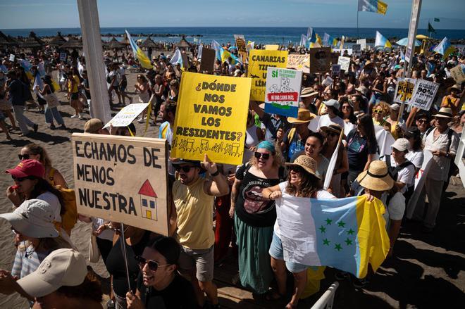 Todas las imágenes de la manifestación del 20-O en Tenerife