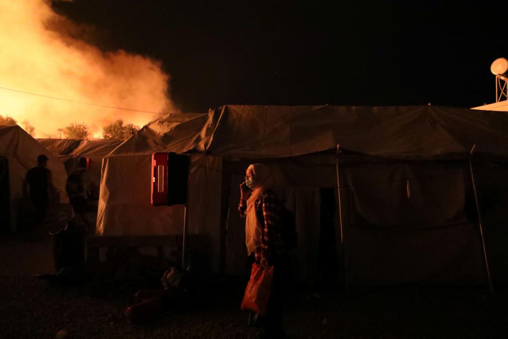 Crema el camp de refugiats de Moria