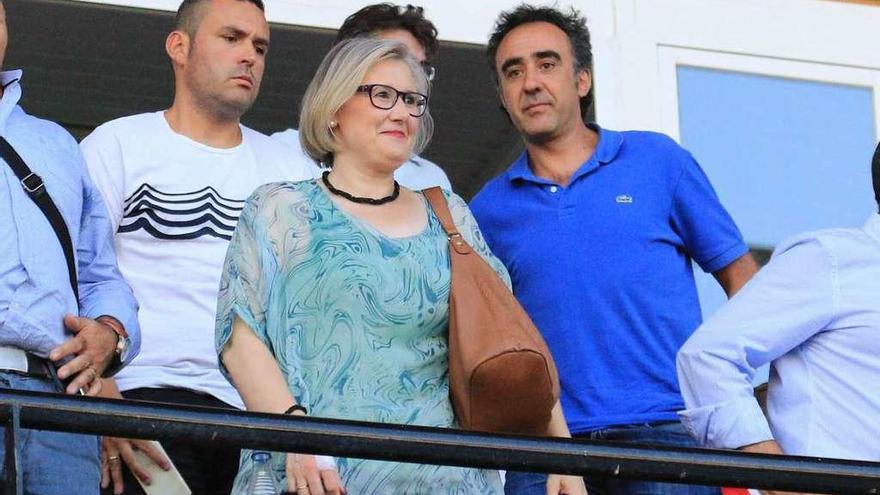 Didia Liedo, presidenta del Zamora CF, junto a varios de sus directivos.