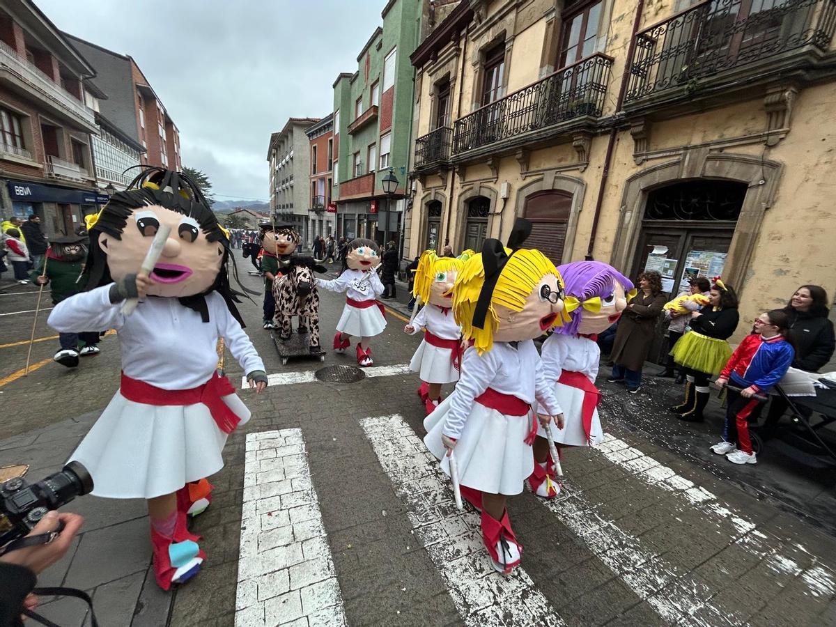 EN IMÁGENES: Salas celebra su carnaval por todo lo alto con 200 personas y 45 inscripciones