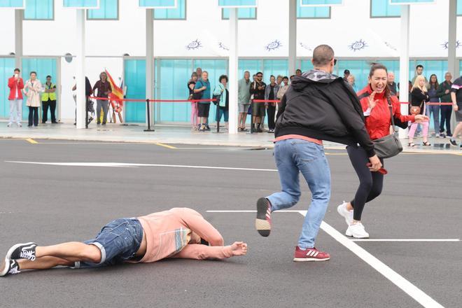 Simulacro de la Policía Nacional y la Armada en la terminal de cruceros de Alicante
