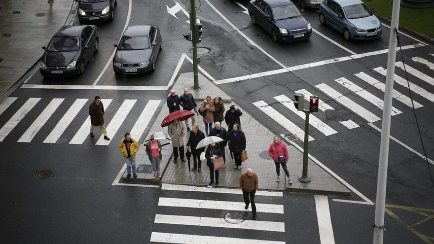 Aviso para los peatones: la DGT multa con 200 euros por algo que se hace cada día
