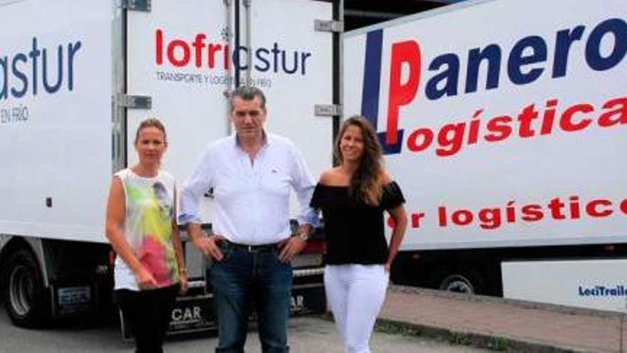 Cristina, Luis Alberto y Marta Sánchez, en la sede del grupo Panero.