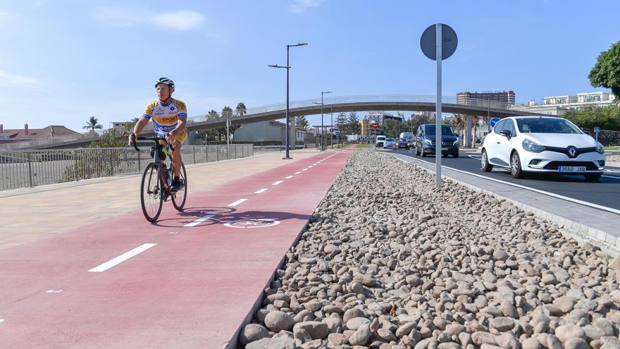 El Sur inaugura la carretera entre San Agustín y El Veril con un año de retraso