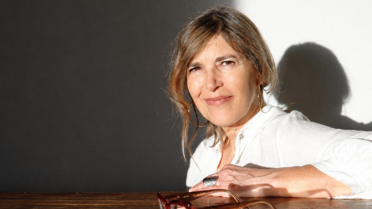 La escritora barcelonesa Elisabeth Anglarill, autora de 'Los malos muertos'.