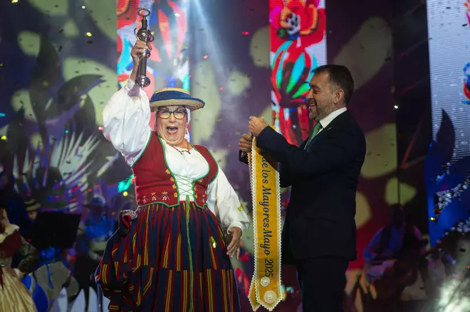 Gala de elección de la primera reina de los mayores de las Fiestas de Mayo