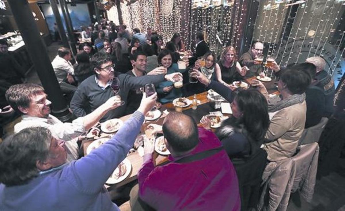 Sopar d’empresa al restaurant Orio del carrerde Ferran, dilluns a la nit. Sopar d’empresa al restaurant Orio del carrerde Ferran, dilluns a la nit.