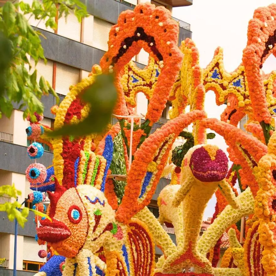Esta Fiesta de Interés Turístico Nacional de Cantabria usa más de 150.000 pétalos de flor al año