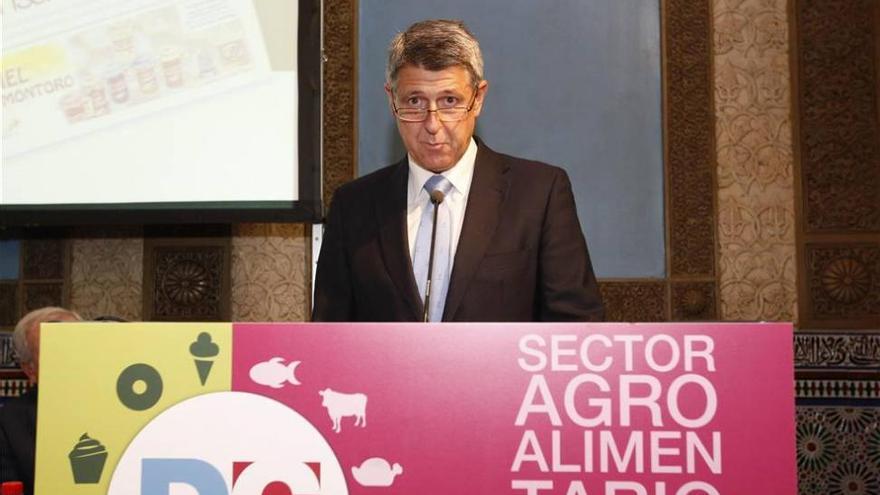 &quot;No nos podemos quedar en producir materias primas&quot;
