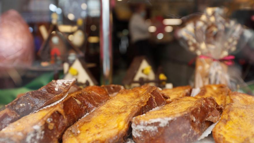 La falta de aceite de girasol pasa factura a las torrijas en Semana Santa