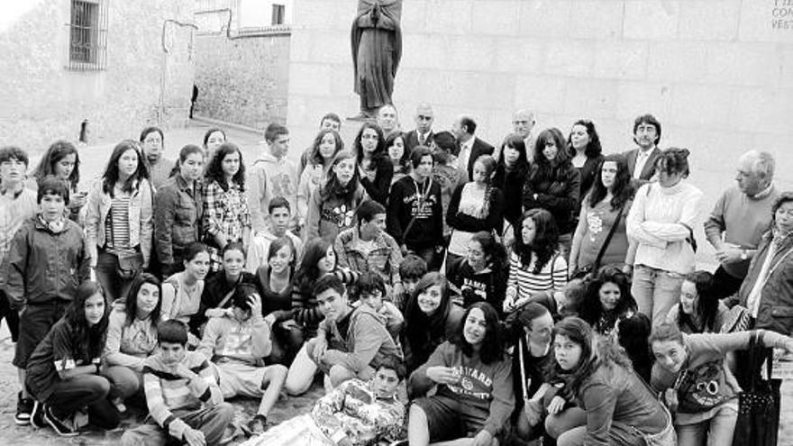 Recepción en la Diputación de Ávila  a los alumnos  del Instituto  de Vegadeo