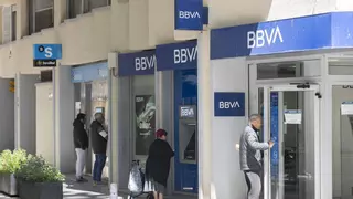 Informática, consultoría 'tech', seguros y banca, las profesiones más beneficiadas con la IA