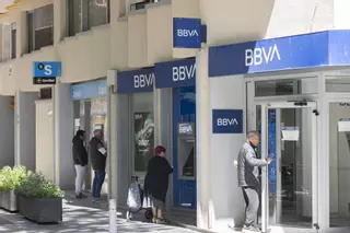 Informática, consultoría 'tech', seguros y banca, las profesiones más beneficiadas con la IA