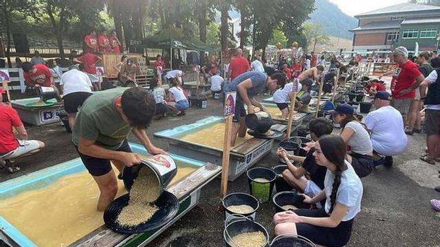 La fiesta del oro se celebra en Navelgas desde el viernes