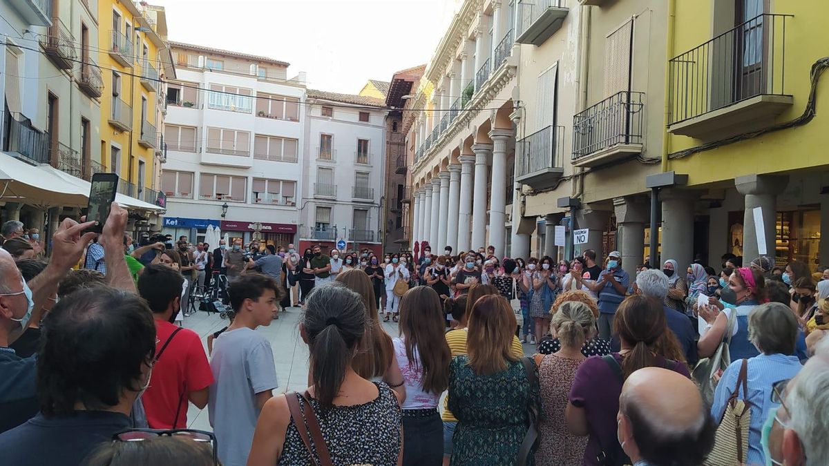 Concentración en Barbastro organizada por el Colectivo Feminista de la Comarca del Somontano