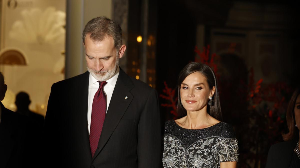 El rey Felipe VI y la reina Letizia, con vestido de Felipe Varela, en los Premios Francisco Cercedo 2022