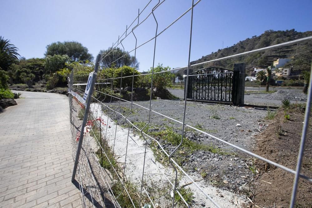 Obras paralizadas en el aparcamiento del Jardín Canario.