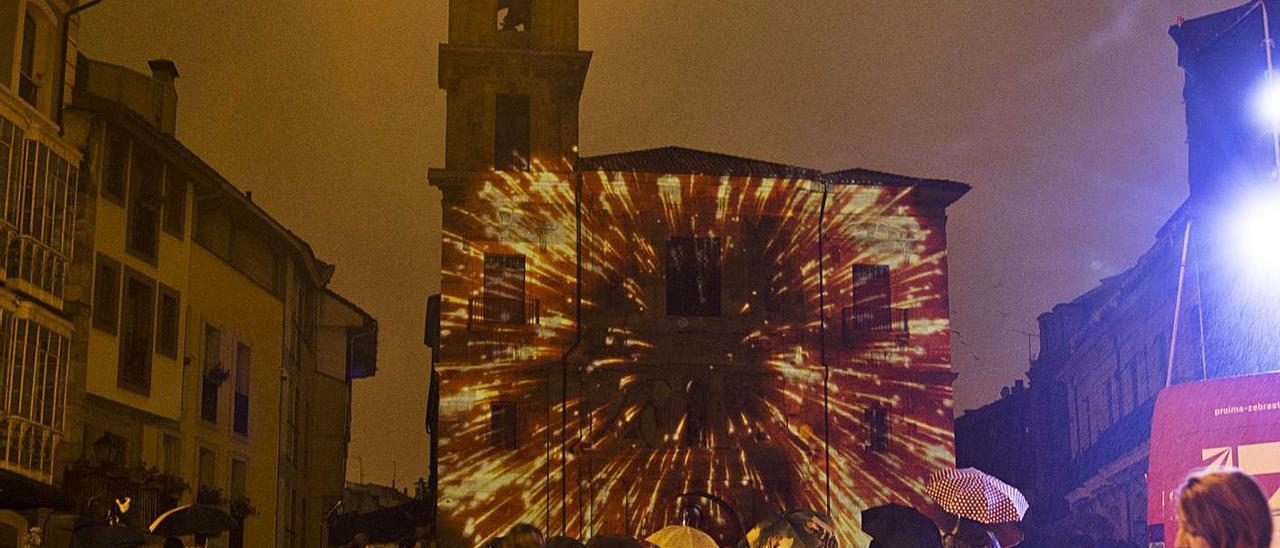 El espectáculo audiovisual de la semana pasada en San Isidoro. | Miki López