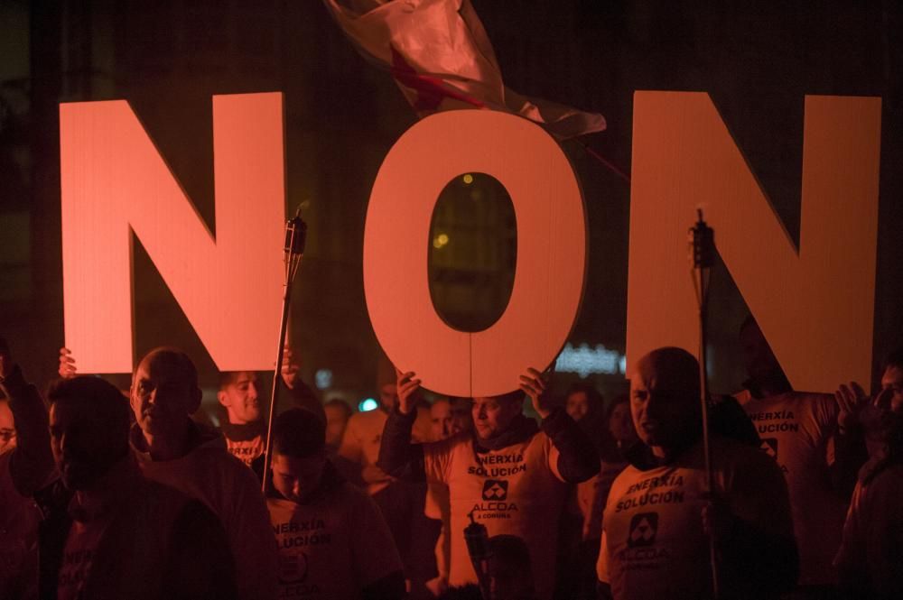 La dirección de Alcoa ha dado un ultimátum al comité de empresa de la fábrica de A Coruña para que se presente en una última reunión para constituir la comisión consultiva para abordar el ERE.