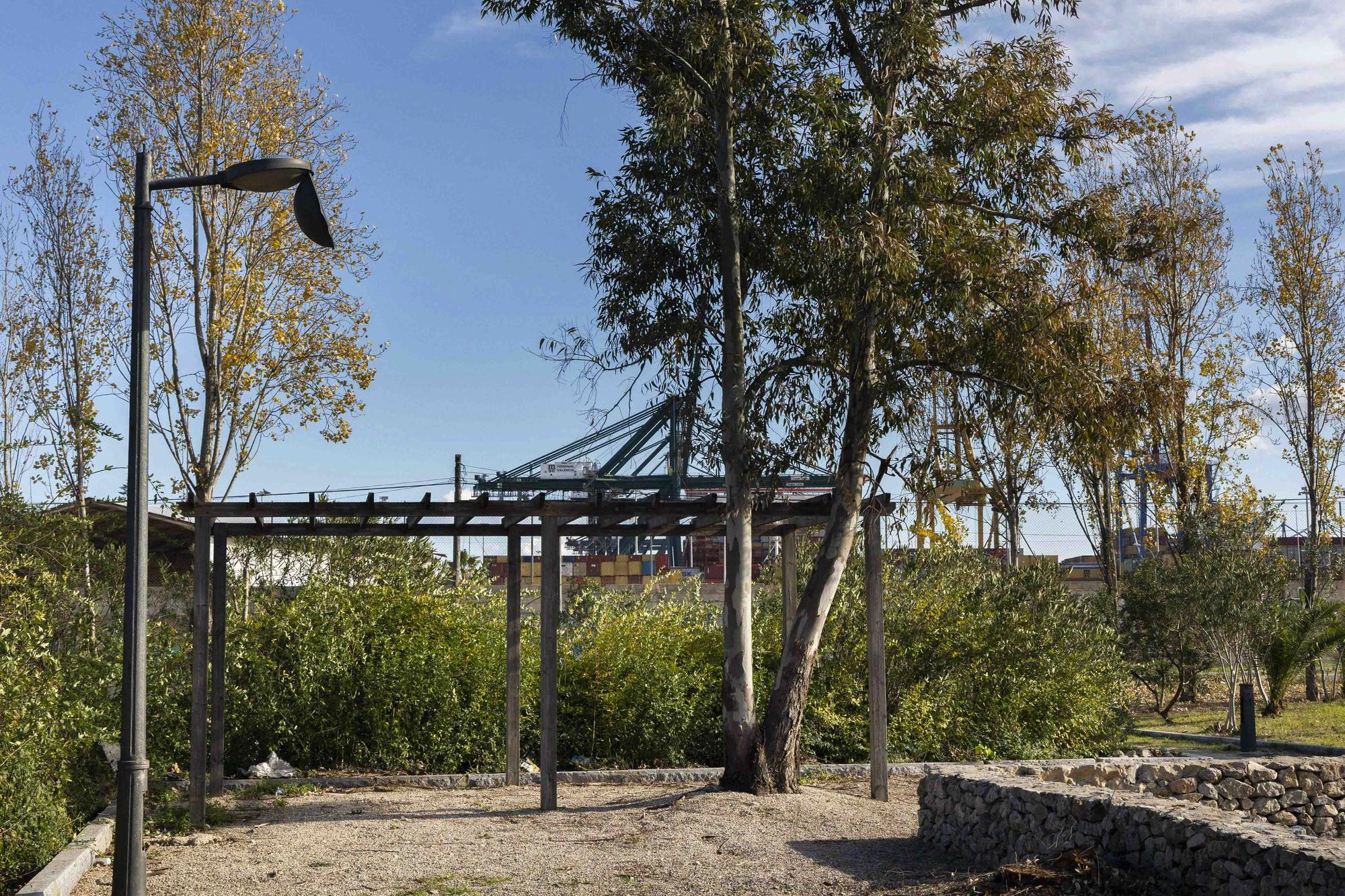 El abandono toma este parque en Nazaret