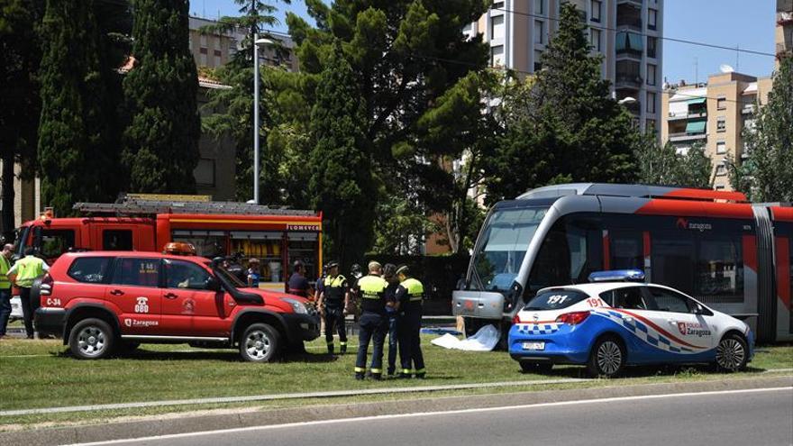 Muere un peatón atropellado por el tranvía en Zaragoza