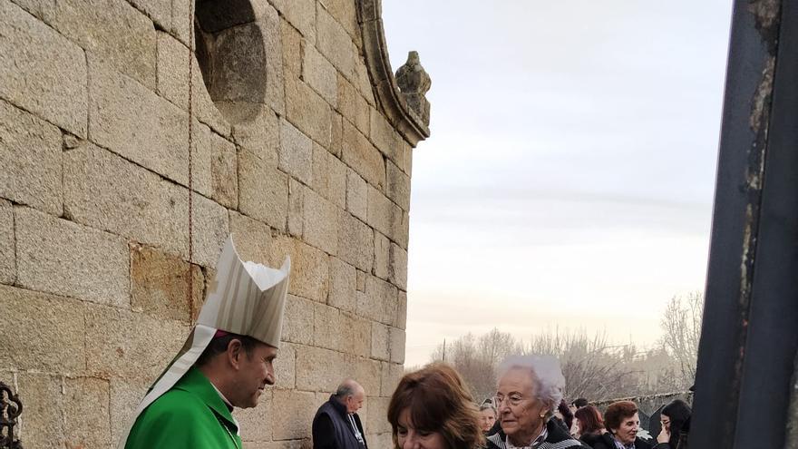 GALERÍAI El obispo de Astorga en Sampil y Castellanos