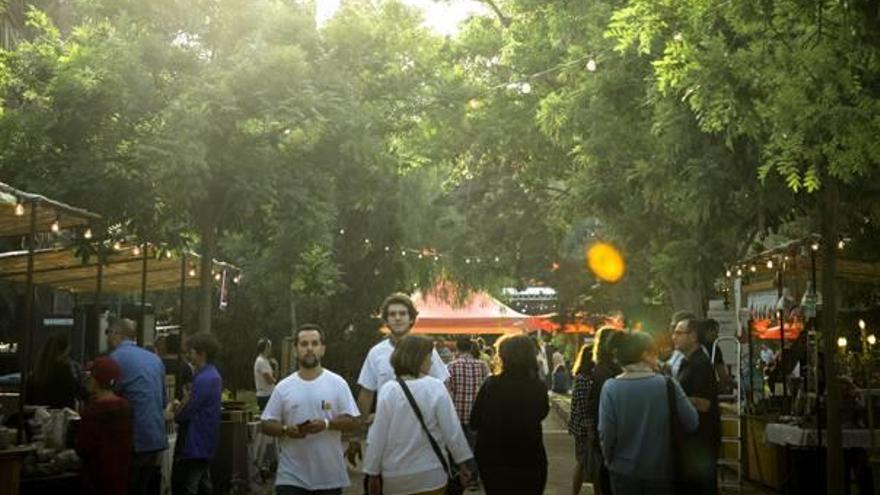 La gente empezó a llenar ya los Jardines de Viveros en la primera jornada del Festival.