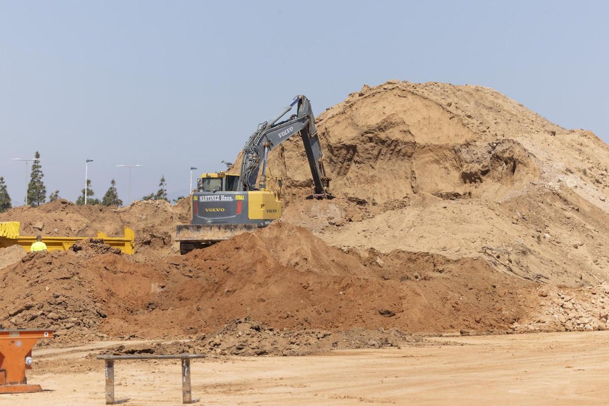 Arrancan las obras de la nueva tienda de Bauhaus en Torrevieja Arrancan las obras de la nueva tienda de Bauhaus en Torrevieja